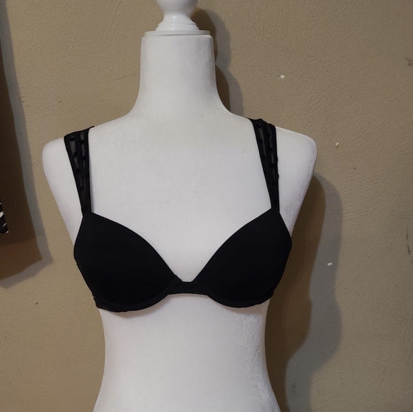 Victoria's Secret 32 A bra with sheer polka dot back - Picture 2 of 3